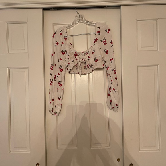 WORN ONCE. Grey bandit / Wild Honey. Size M fits a size S. Crop top. - Picture 2 of 4